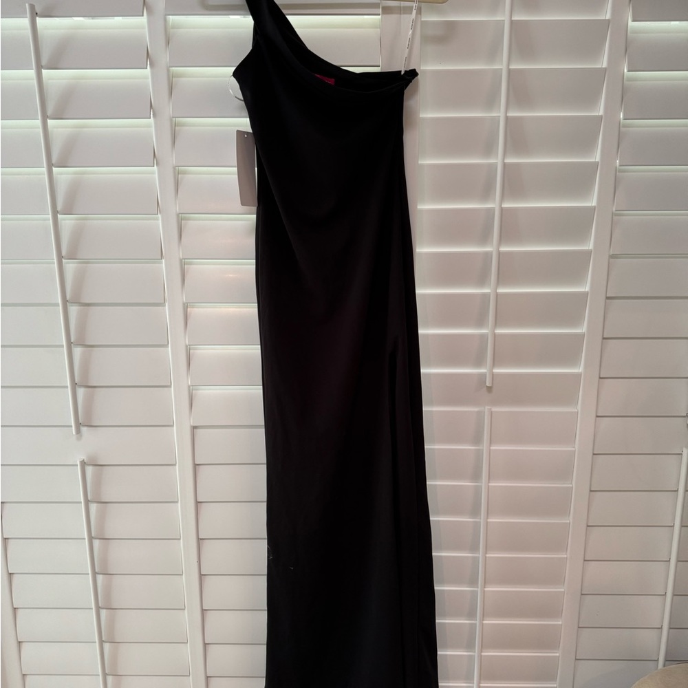 NWT Blush Mark Elegant Black One-Shoulder long Dress